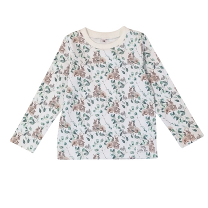 Top with leaves and rabbits